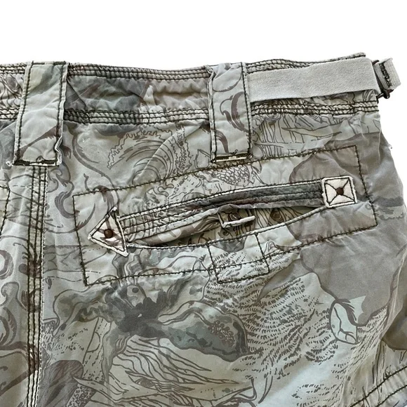 Jet Lag Camo Cargo Shorts Mens 38 Waist Pale Green Floral Print Distress Y2K 90s - Picture 8 of 13